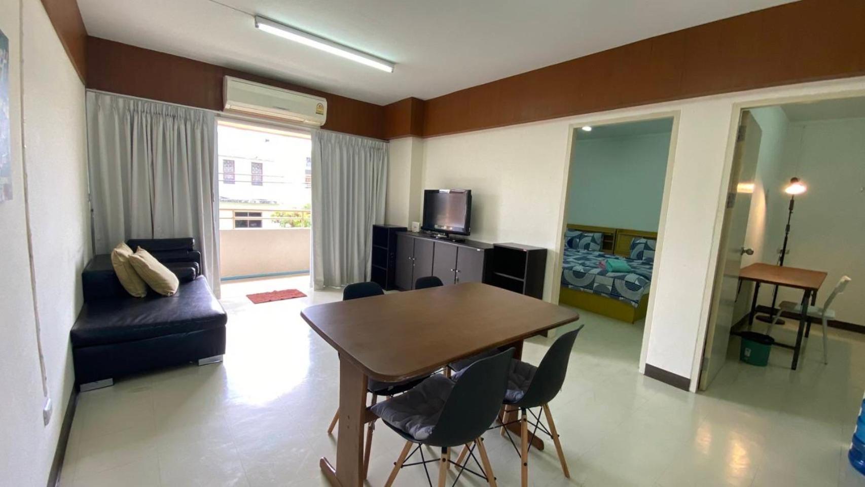 Town 2 Bedroom With Balcony-cats Friendly Apartamento Phuket